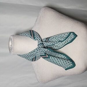 💚  Georgiou  square  scarf  21X20